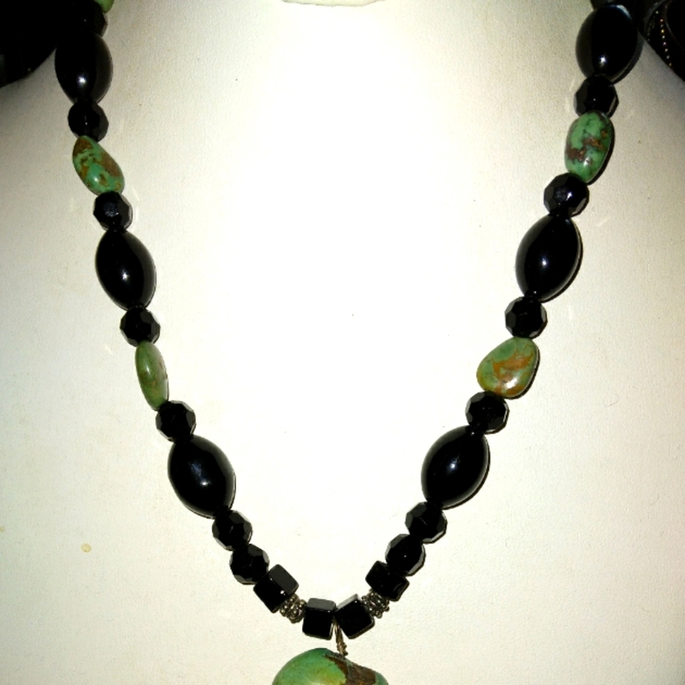 FABULOUS!/ TORQOUISE &ONIX NECKLACE